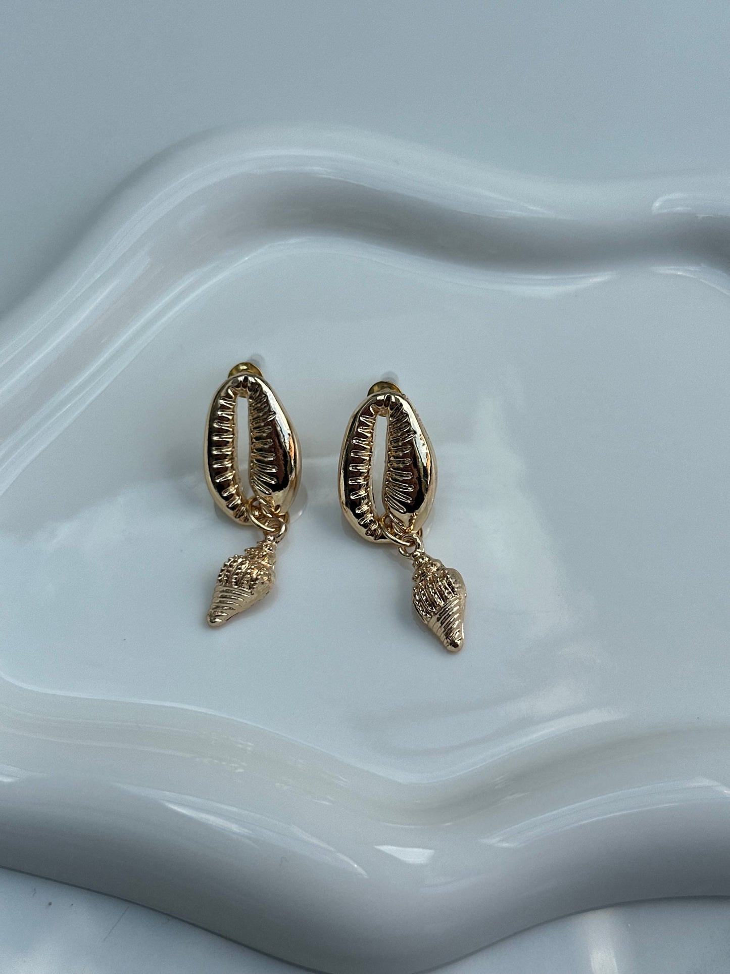 Golden Shell earrings✨