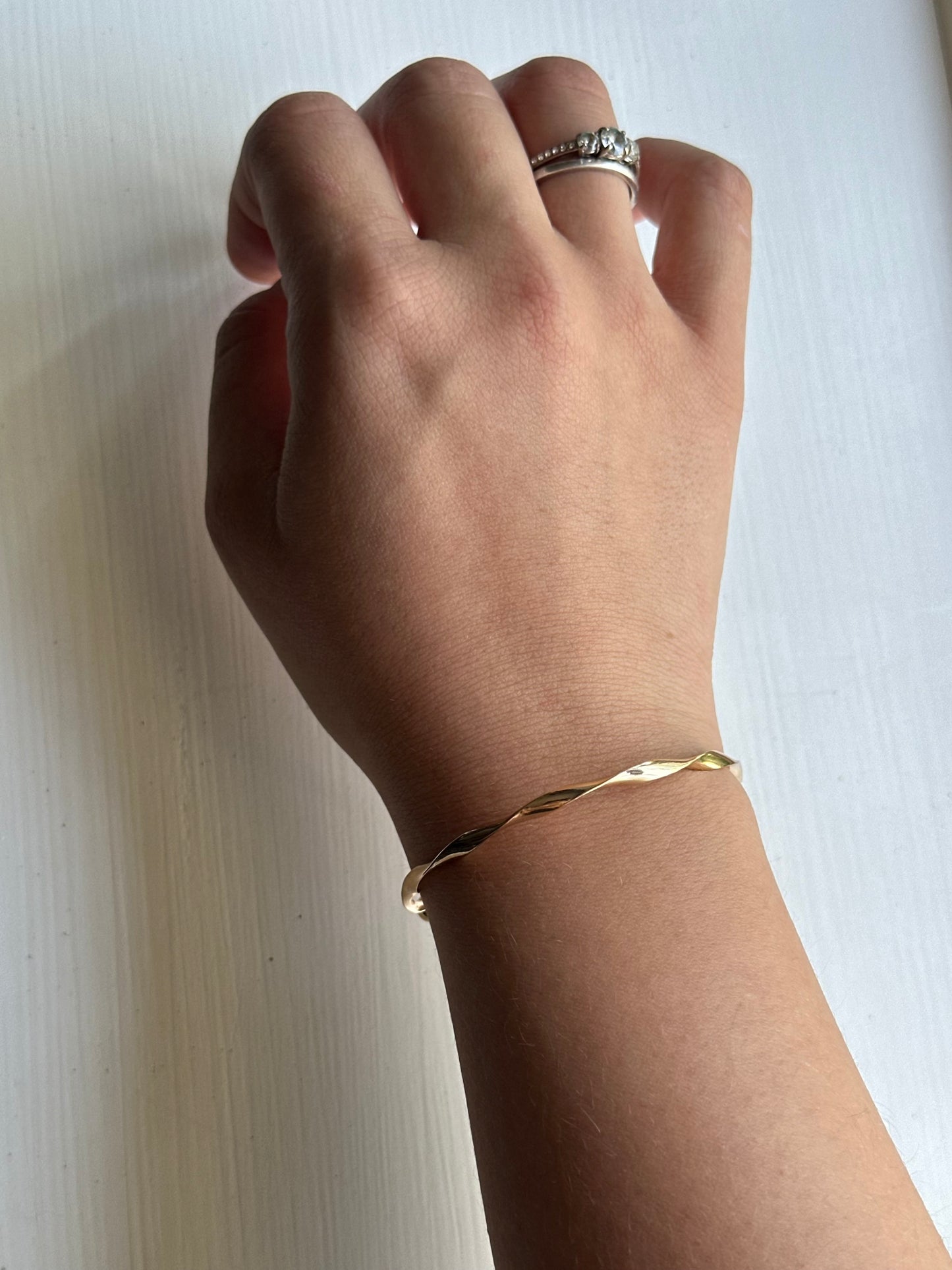 Gold swirl bangle