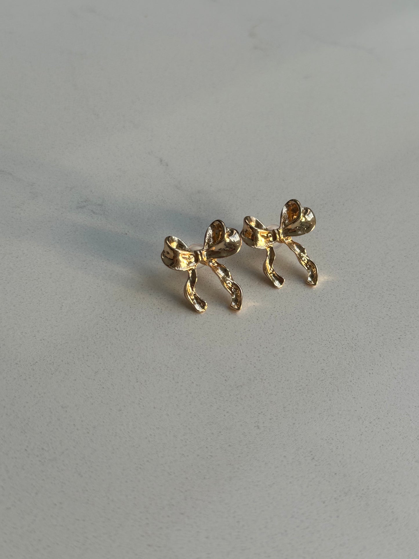Loosey Bow Earrings Gold