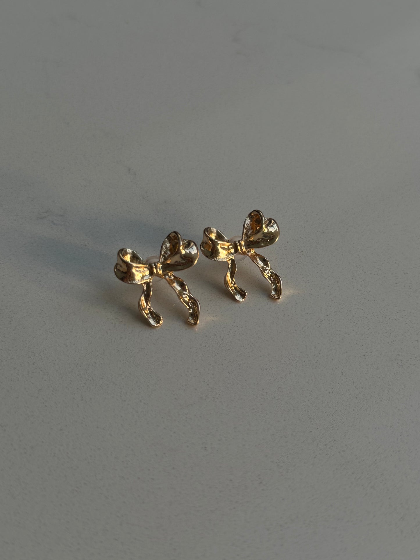 Loosey Bow Earrings Gold