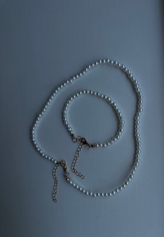 Pearly set