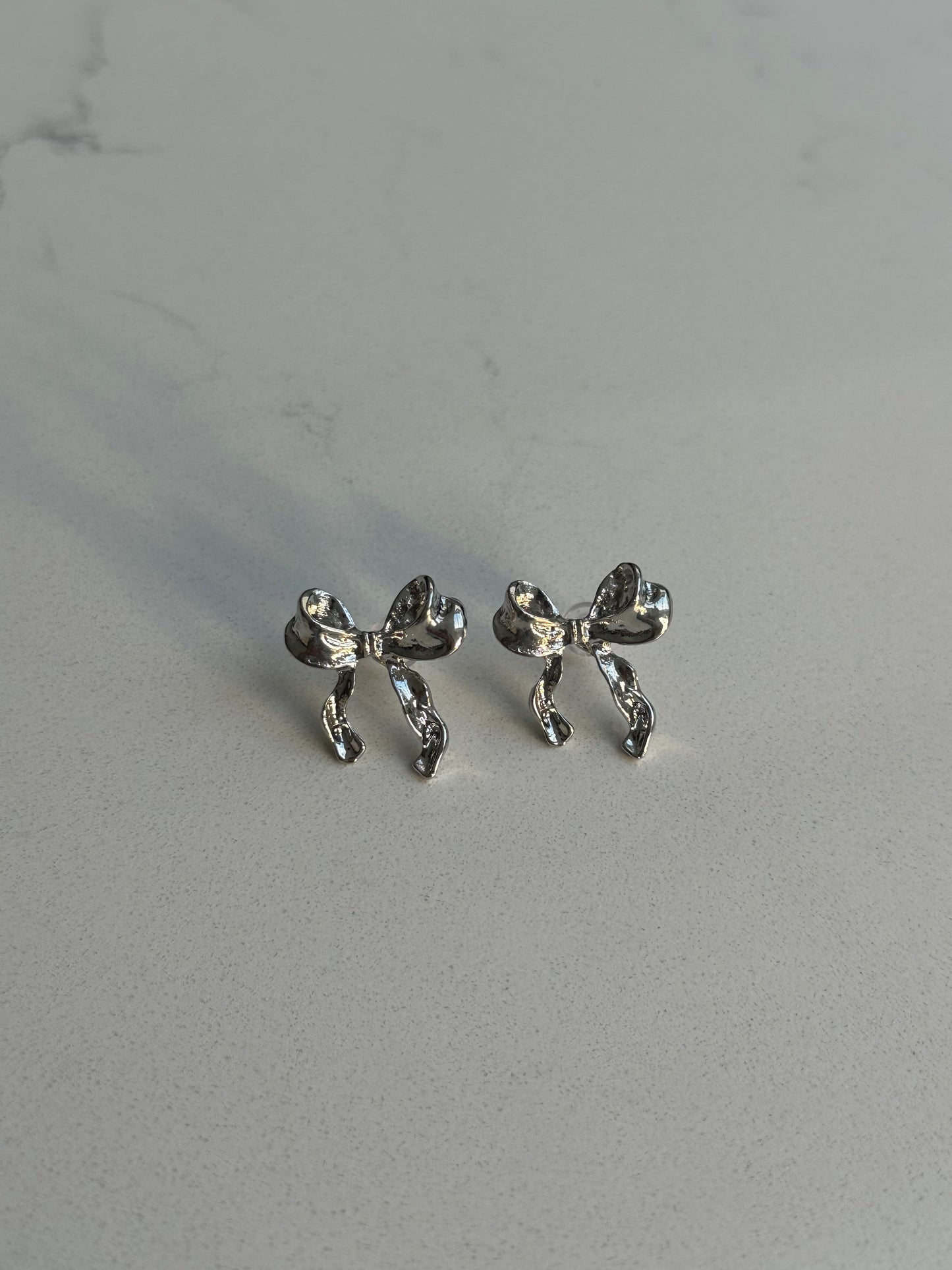 Loosey Bow Earrings Silver
