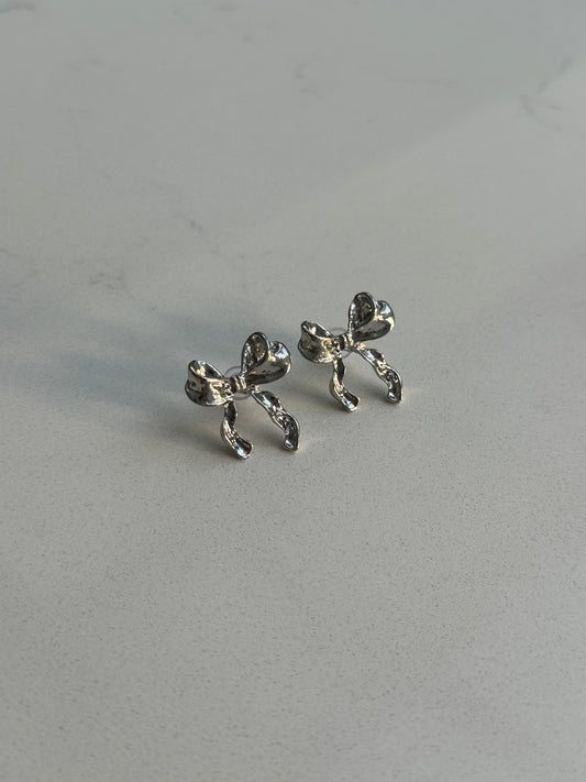 Loosey Bow Earrings Silver